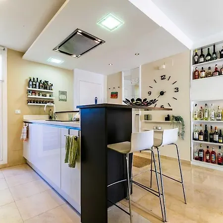 107-exclusive With Pool, Elviria, Apartamento